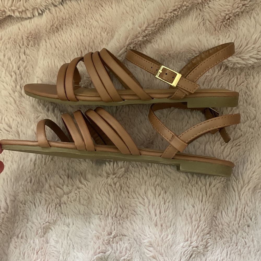 NIB Le Château Sandals Brown Tan - Picture 4 of 6